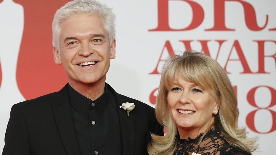 Bekende Britse tv-presentator komt uit de kast