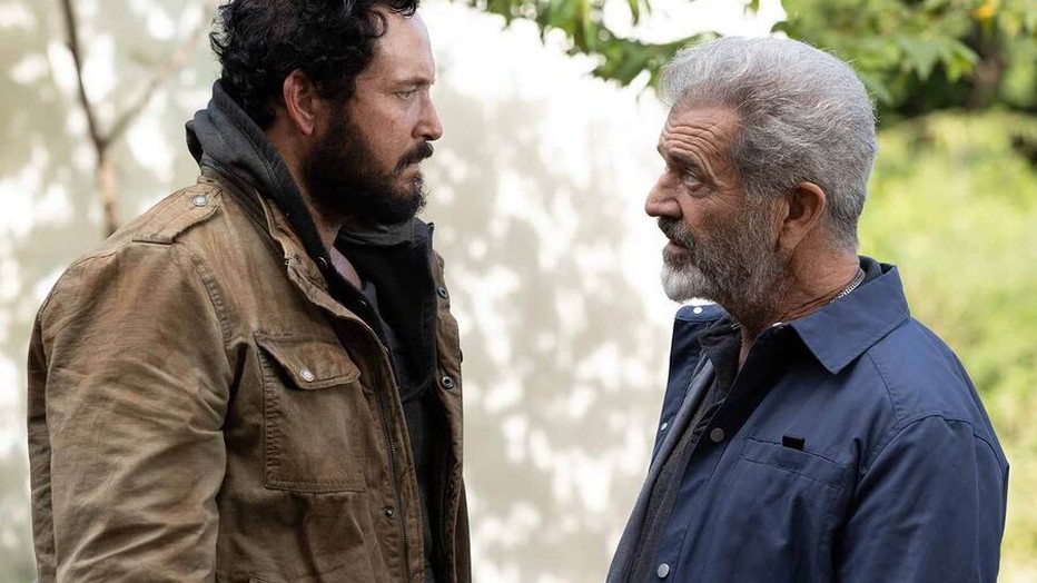 Cole Hauser en Mel Gibson in Panama