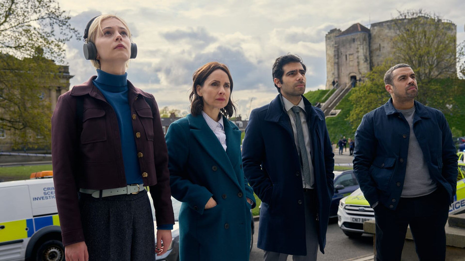 Ella Maisy Purvis, Laura Fraser, Ali Ariaie en Nathan Welsh in Patience