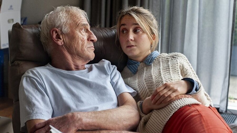 Johan Leysen en Julia Akkermans in Pink Moon