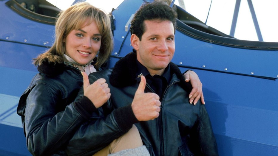 Sharon Stone en Steve Guttenberg in Police Academy 4: Citizens on Patrol