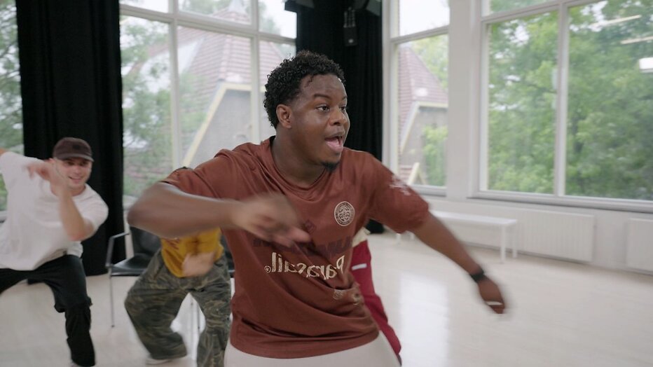 Carlton Walden in Project Dans