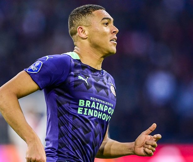 PSV worstelt voor eigen publiek