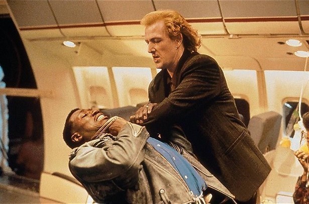 Wesley Snipes stopt een terrorist