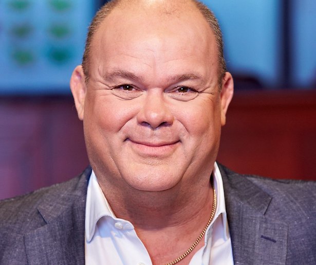 Twitter verdeeld over vluchtelingenspecial Paul de Leeuw