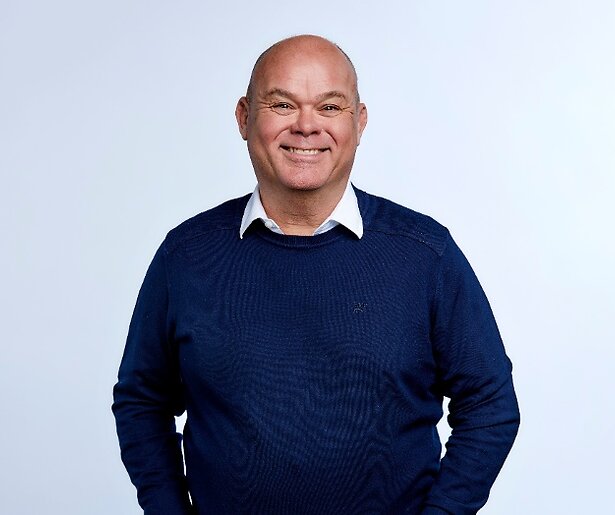 Collega's Paul de Leeuw aan het woord