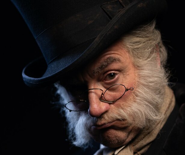 André van Duin en Janny van der Heijden te zien in Scrooge Live