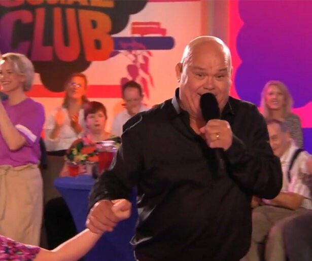 De TV van gisteren: schrale kijkcijfers voor 'Paul de Leeuw op zijn best' in Pauls Social Club