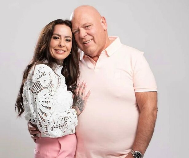 Peter Gillis stelt zijn nieuwe vriendin Wendy voor