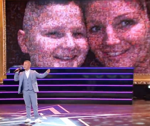 Videosnack: tranen om Pietje die Mama zingt