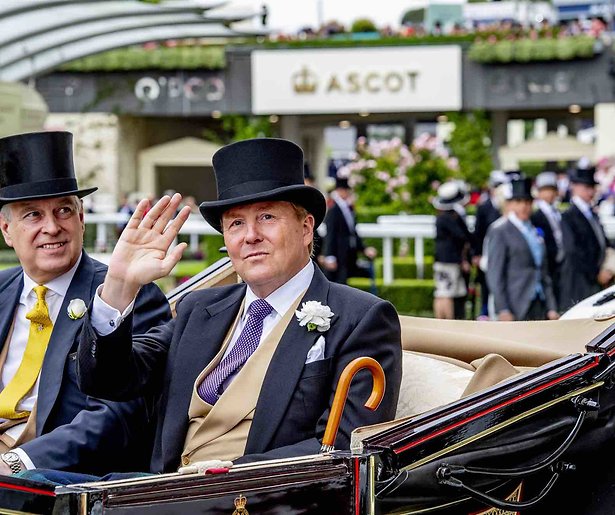 Prins Andrew geeft interview over zijn relatie met Jeffrey Epstein