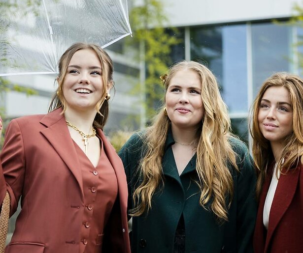 Prinsessen vertellen voor de camera hoe het met hen gaat