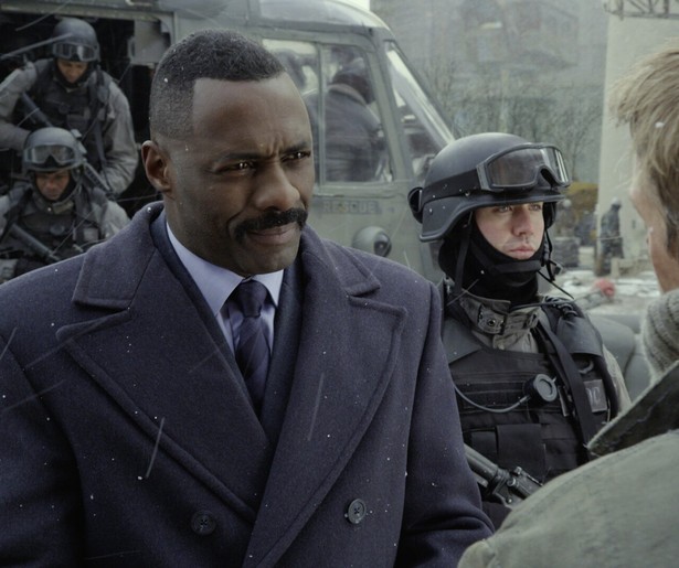 In Pacific Rim weten ze hoe de aarde verdedigt moet worden bij een buitenaardse invasie