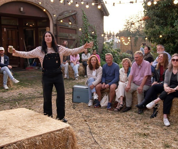 Raven van Dorst is terug op de boerderij in nieuw programma Parels voor de Zwijnen