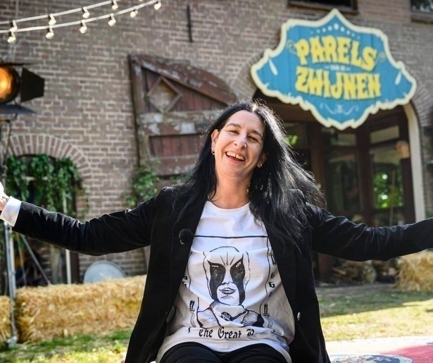 Raven van Dorst is terug met een gloednieuw seizoen van Parels voor de Zwijnen