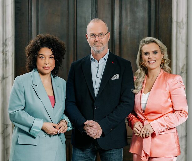 Nieuwe stellen stappen met elkaar in het huwelijksbootje in Married at First Sight