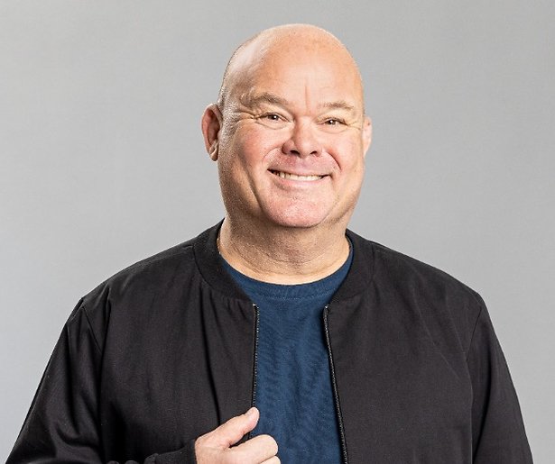 Paul de Leeuw stopt vlak voor start als host Songfestivaltalkshow