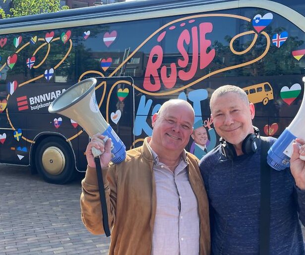 De TV van gisteren: Paul de Leeuw en Hans Kesting stelen de show