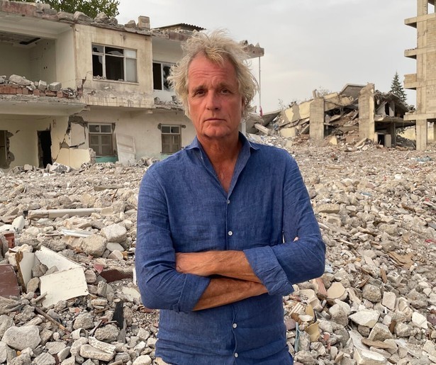 Jeroen Pauw reist af naar getroffen gebieden in Pauw in Turkije