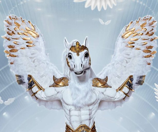 Welke BN'er gaat er schuil in het pak van De Pegasus in The Masked Singer 2024?