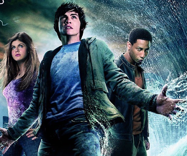 Logan Lerman en zijn vrienden staat voor een lastige klus in Percy Jackson: Sea of Monsters