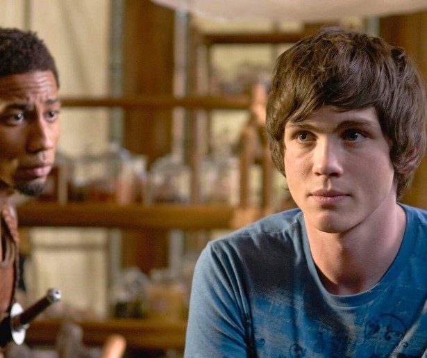 Logan Lerman blijkt allesbehalve normaal in Percy Jackson & the Lightning Thief