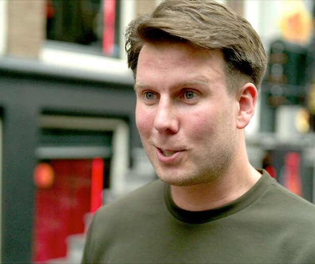 Raamexploitant Pim doet zijn verhaal in nieuw seizoen Bij Ons op de Wallen