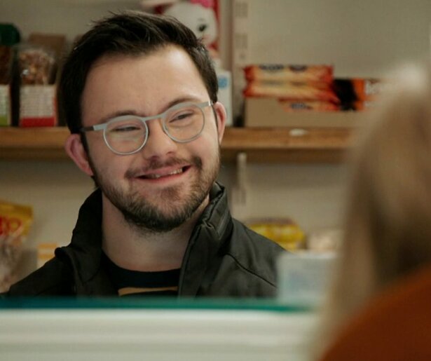 Meerdijk verwelkomt een nieuwe liefde voor buurtsupermedewerker Pim 