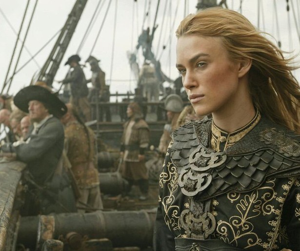 Keira Knightley doet alles om Johnny Depp te redden in Pirates of the Caribbean: At World's End