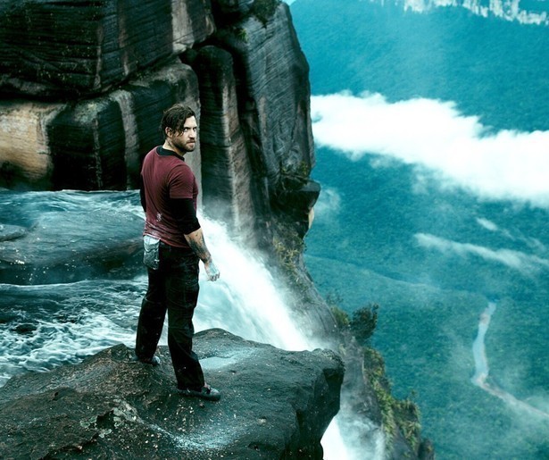 Luke Bracey waagt zich aan een undercoveractie in Point Break