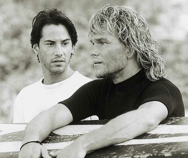 Keanu Reeves zit achter Patrick Swayze aan in Point Break