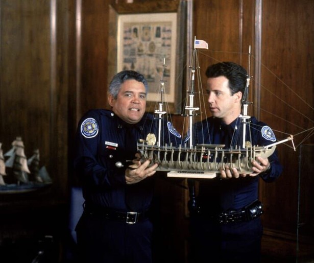 Is zes keer scheepsrecht voor de agenten uit Police Academy 6: Under Siege?