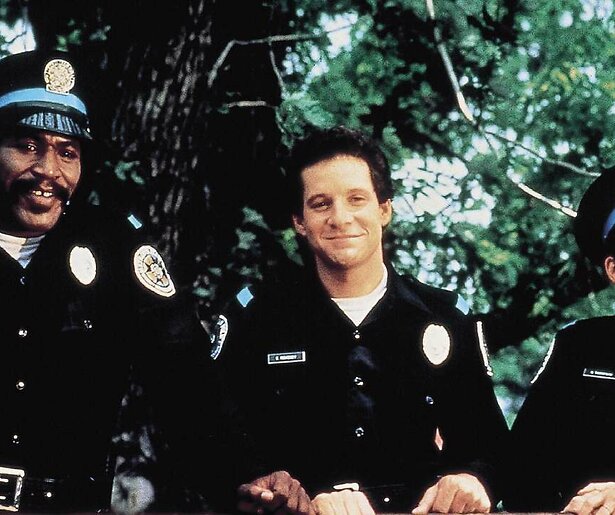 Genieten: Alle Police Academy-films te zien op Paramount Network