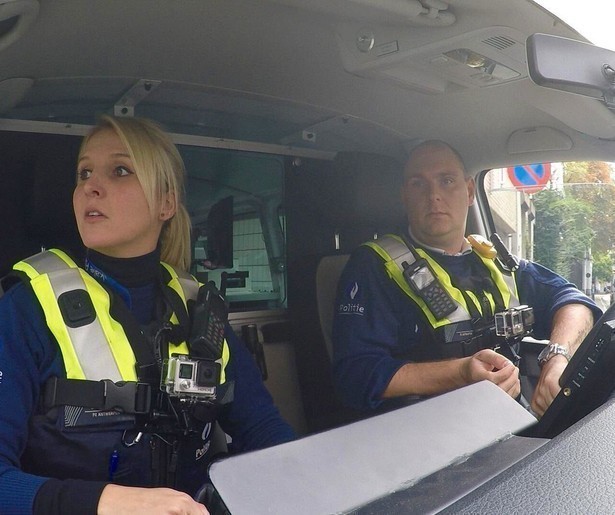Meekijken in de meldkamer van de Antwerpse politie in nieuwe serie Politie 24/7