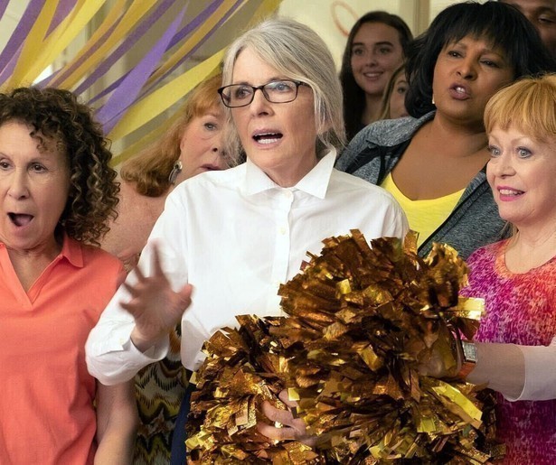 Diane Keaton gaat cheerleaden in Poms