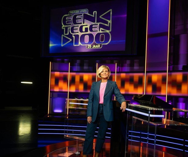 Mag Caroline Tensen opnieuw hoge geldprijs uitdelen in Postcode Loterij Eén Tegen 100?