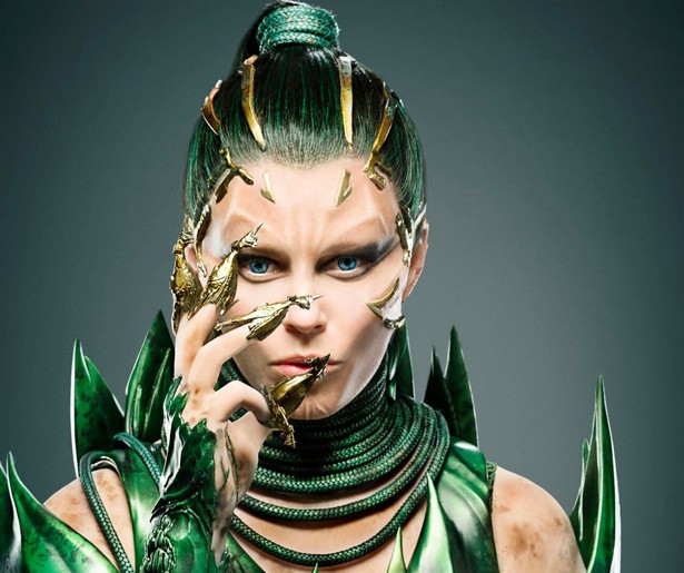 Elizabeth Banks staat klaar om aan te vallen in Power Rangers