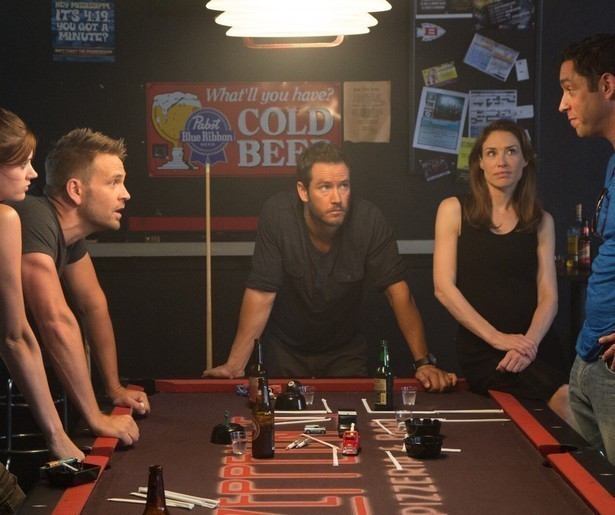 Bruce Willis jaagt op Claire Forlani in Precious Cargo