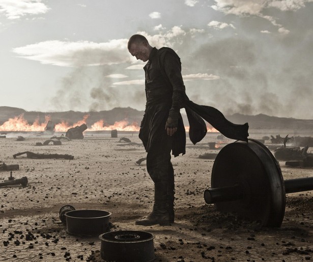 Paul Bettany vecht als priester tegen vampieren in Priest