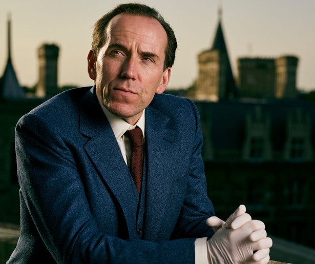 Ben Miller moet toch opeens aan de bak in Britse misdaadserie Professor T