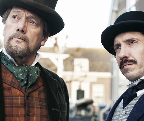 Publieke Werken: Volhouders en doorbouwers bij Amsterdam CS