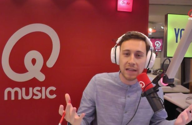 Videosnack: Songfestivalcommentaar zoals Cornald Maas het graag zou zien  