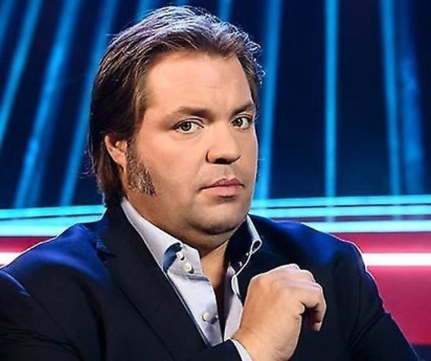 De TV van gisteren: Mr. Frank Visser tackelt Quiz Met Ballen