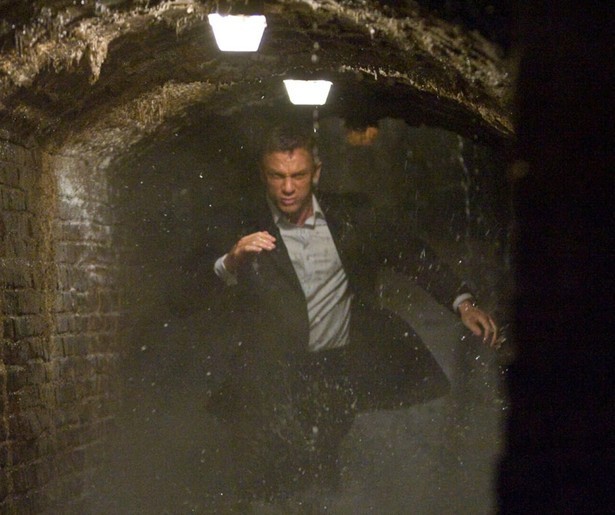 Daniel Craig weet precies wat hem te doen staat in Quantum of Solace