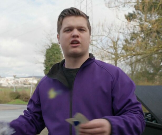 De familie Kraan maakt zich op voor het nieuwe kampeerseizoen in Een Huis Vol Emigreert