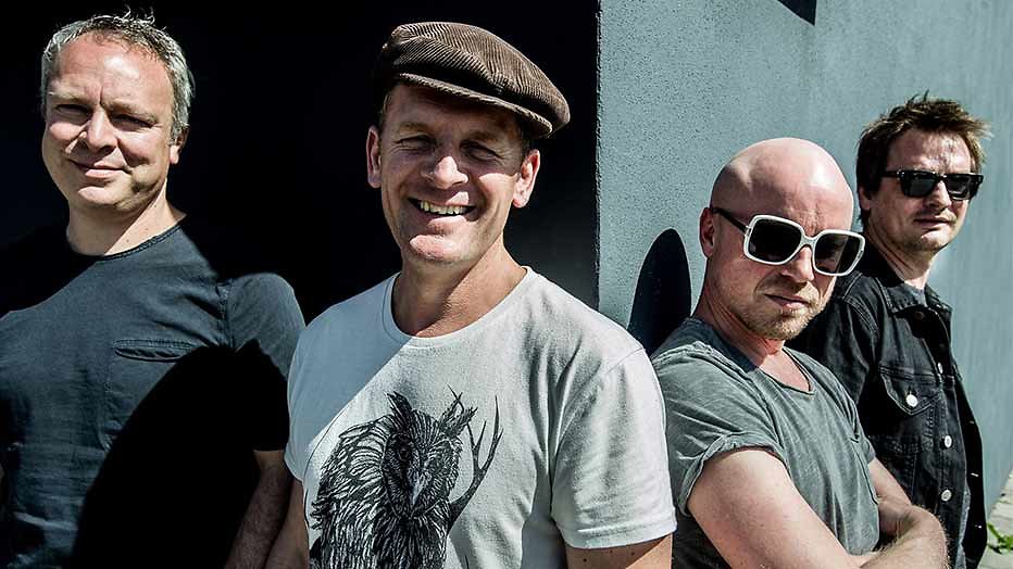 De nieuwe huisband van DWDD is... Racoon De nieuwe huisband van DWDD is... Racoon