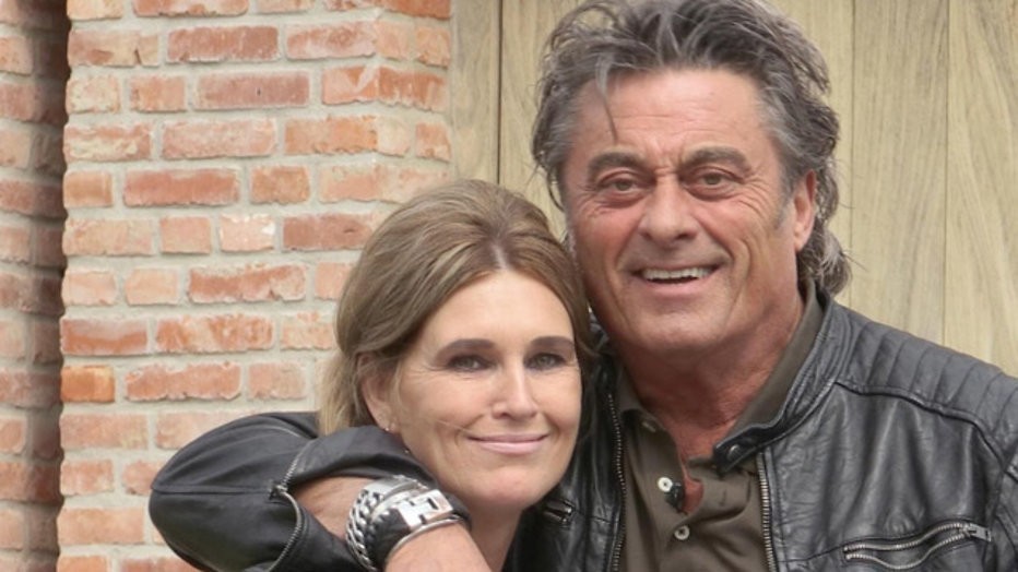 Volkszanger Rob van Draal in Steenrijk, Straatarm