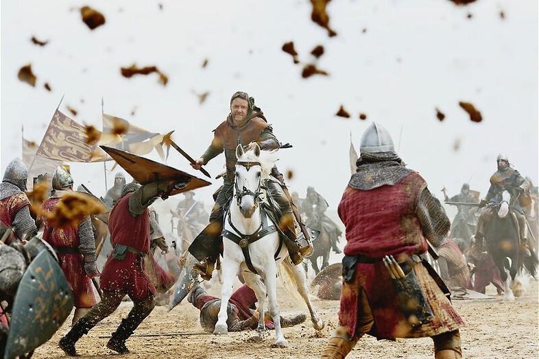Russell Crowe steelt van de rijken Russell Crowe steelt van de rijken