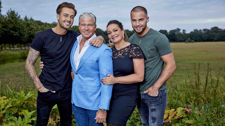 De TV van gisteren: De Roelvinkjes aardig van start op SBS De TV van gisteren: De Roelvinkjes aardig van start op SBS