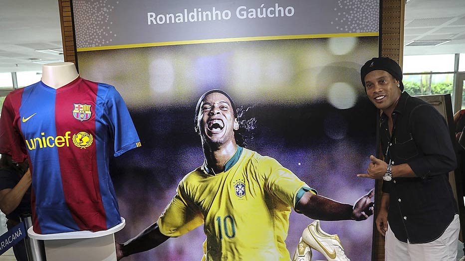 Nederlandse regisseur Jeffrey Elmont maakt dramaserie met Ronaldinho Nederlandse regisseur Jeffrey Elmont maakt dramaserie met Ronaldinho